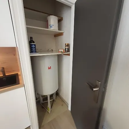 Au Calme Espace Exterieur Parking Gratuit Dans La Rue Apartment *