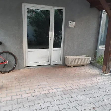 Appartement Au Calme Espace Exterieur Parking Gratuit Dans La Rue