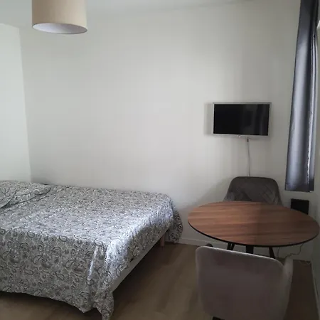 Apartment Au Calme Espace Exterieur Parking Gratuit Dans La Rue