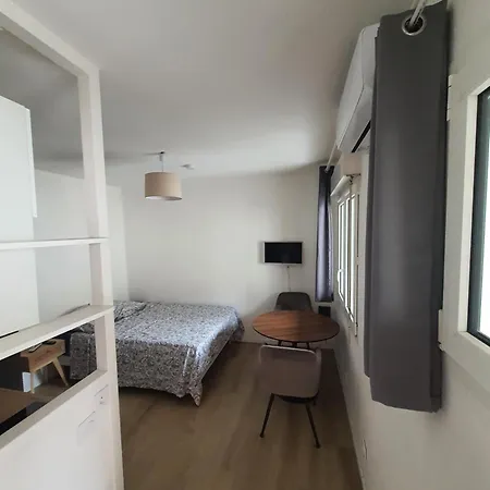 Au Calme Espace Exterieur Parking Gratuit Dans La Rue Appartement